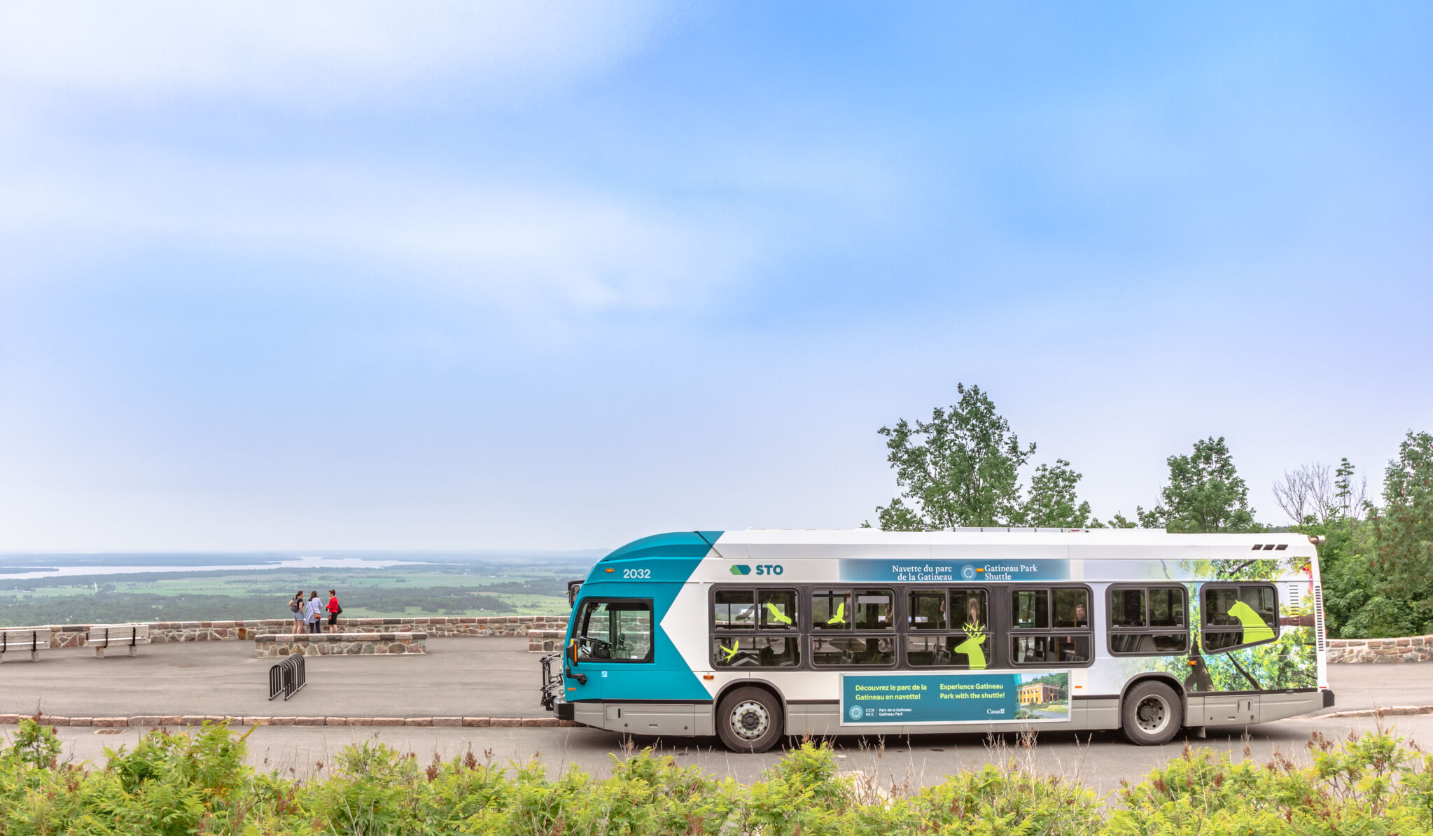 Gatineau Park shuttle at Champlain lookout